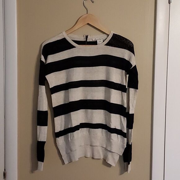 American Rag Lightweight Sweater - Picture 2 of 6